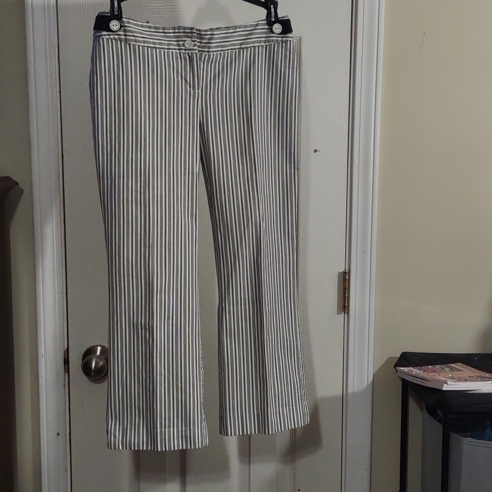 White House Black Market cropped pants